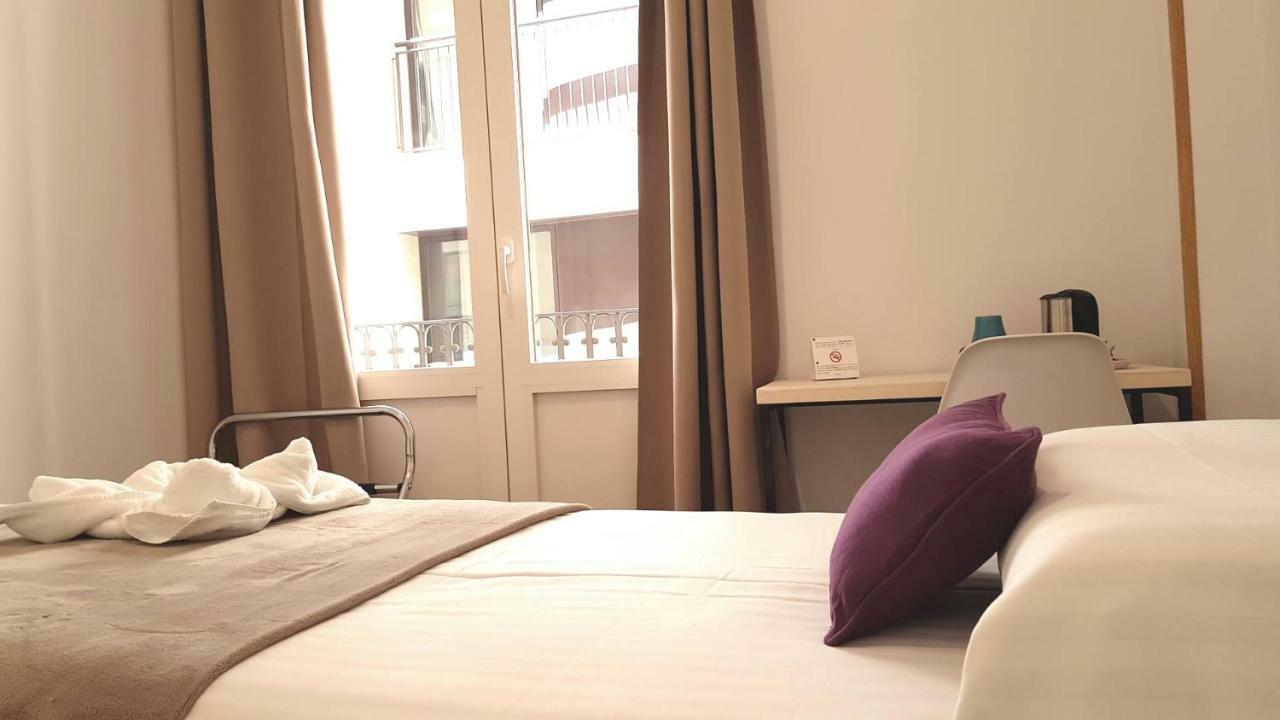 Single Room,817899857:JPEG